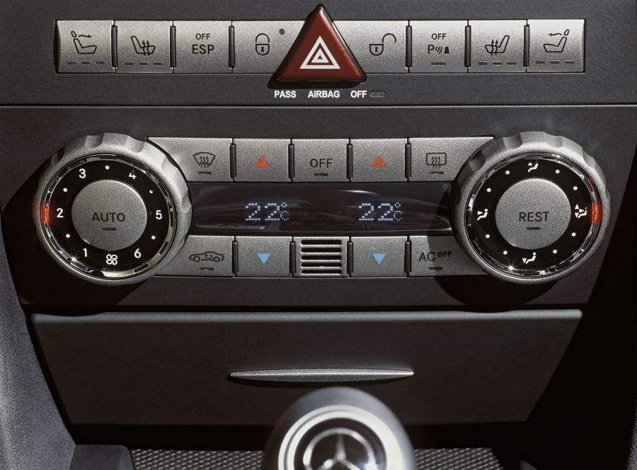  Mercedes-Benz SLK-Class 2005 года  (фото 63 из 259)